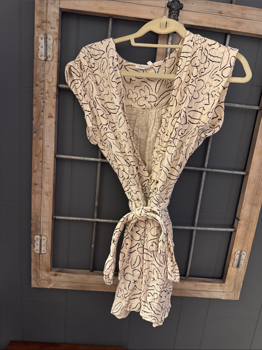 Beige Floral Tie-Waist Women's ahorts